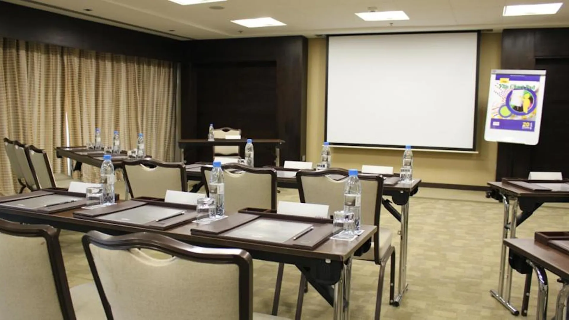 Time Oak Hotel & Suites Dubai
