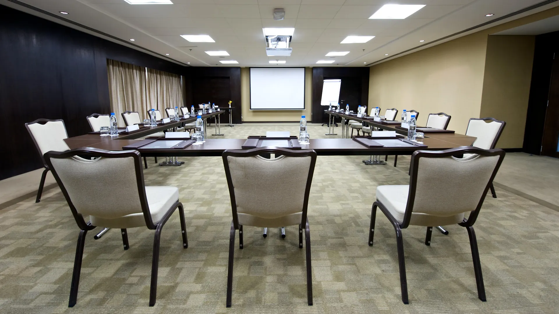 Time Oak Hotel & Suites Dubai